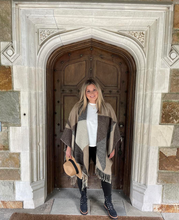 Load image into Gallery viewer, Palma Poncho