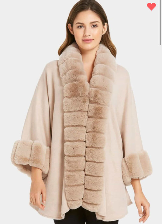 Faux fur cape (pink)