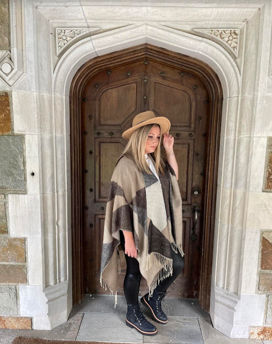 Palma Poncho [Black]