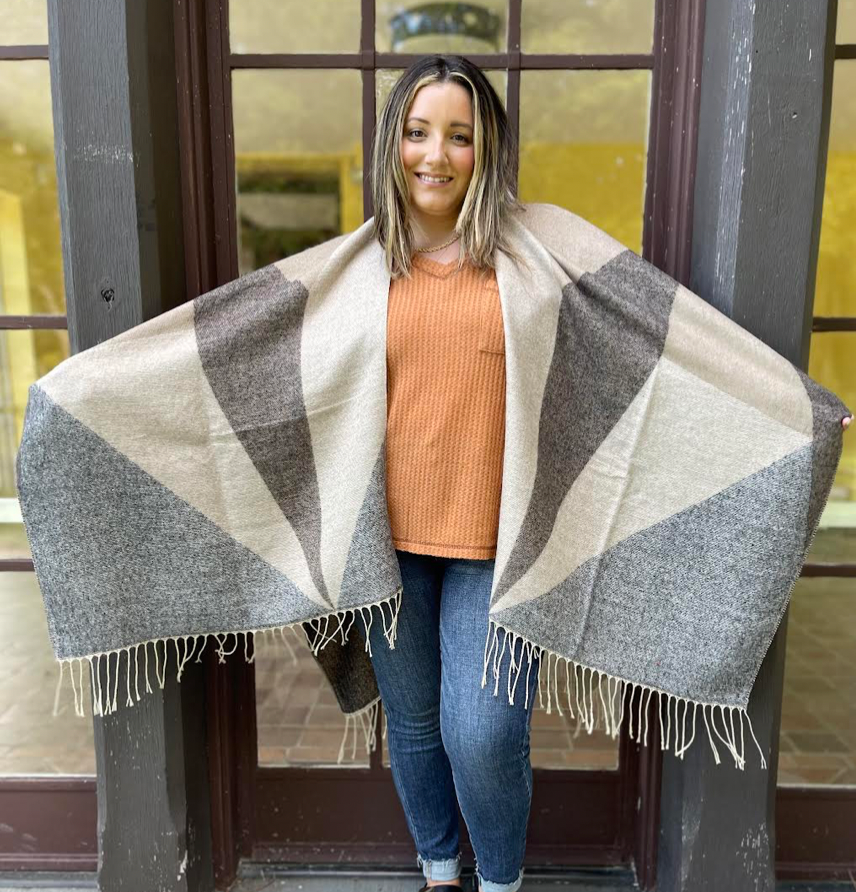 Palma Poncho [Black]