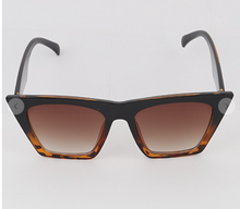 Load image into Gallery viewer, Cat Eye Sunnies
